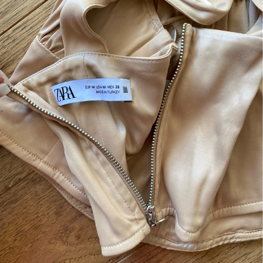 Zara Corset Blush Neutral Satin Corset
SATIN EFFECT CORSET TOP REF. 7484/184 - Picture 4 of 6